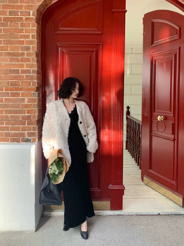 Qing Huandu – Hepburn-Inspired Elegance in Every Drape
